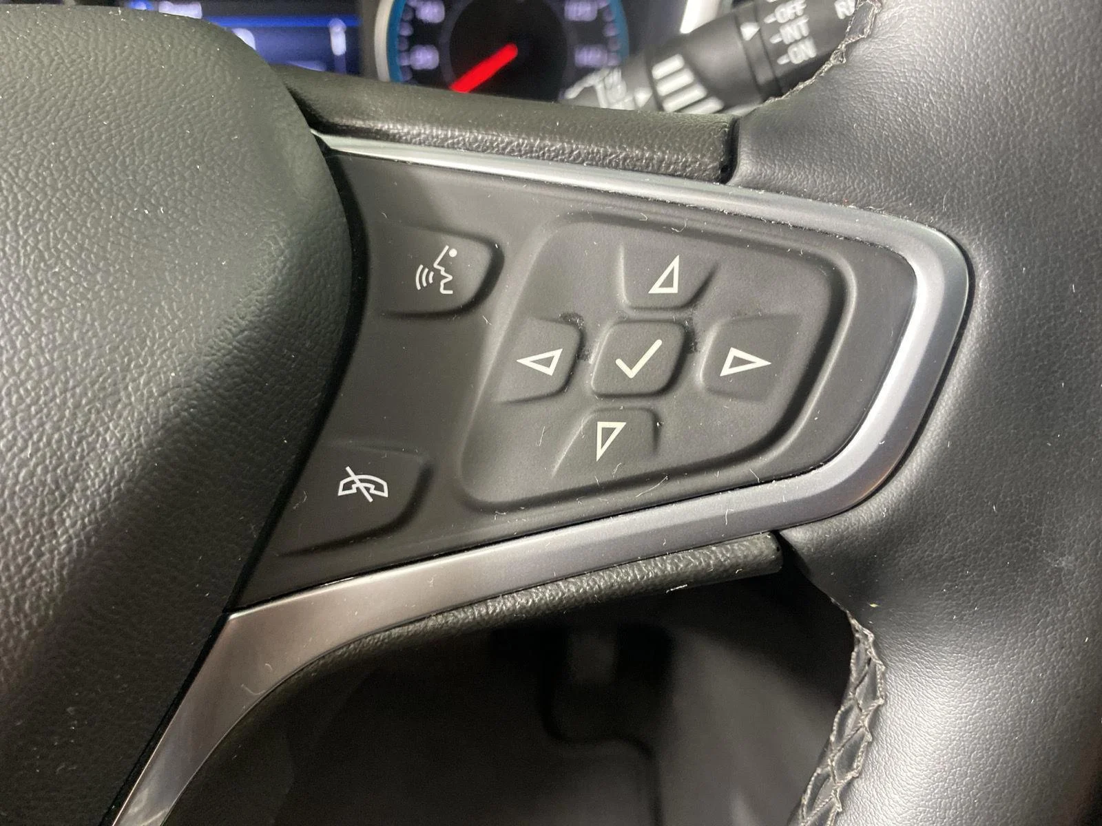 Used 2023 Radiant Red Tintcoat Chevrolet LT image 15