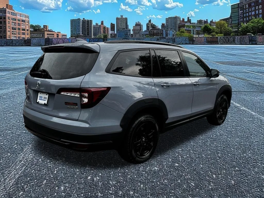 Certified Used 2022 Sonic Gray Pearl Honda TrailSport image 3