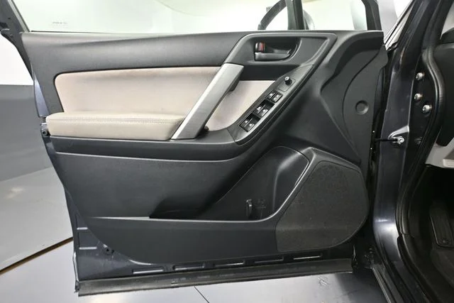 Used 2016 Gray Subaru 2.5i Premium image 17