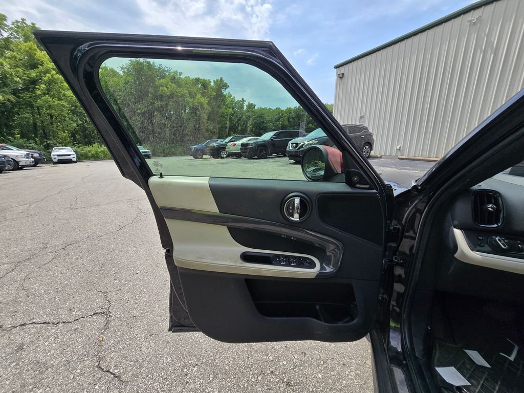 Used 2018 Black MINI Base image 20