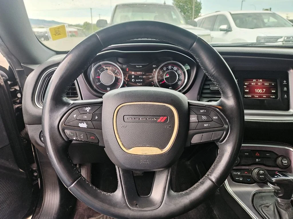 Used 2016 Pitch Black Clearcoat Dodge SXT image 14