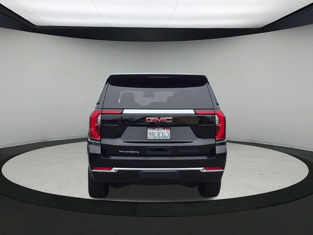 Certified Used 2025 Onyx Black GMC Elevation image 4