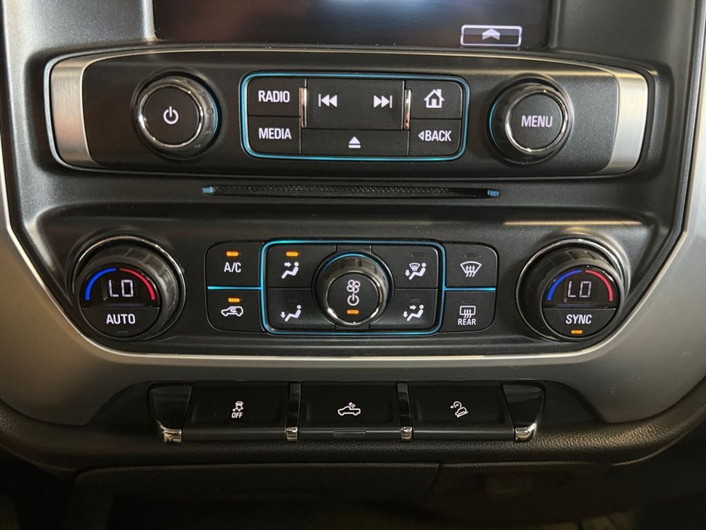 Used 2018 Black GMC SLE image 23