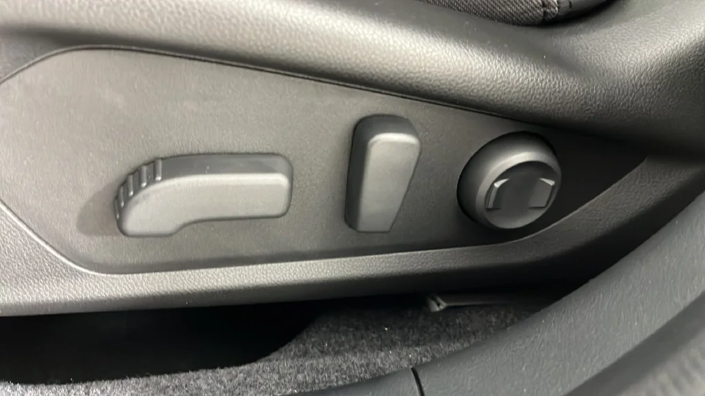 New 2026 White Subaru Premium image 36