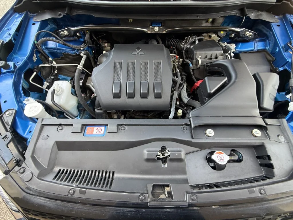 Used 2024  Mitsubishi SE image 20