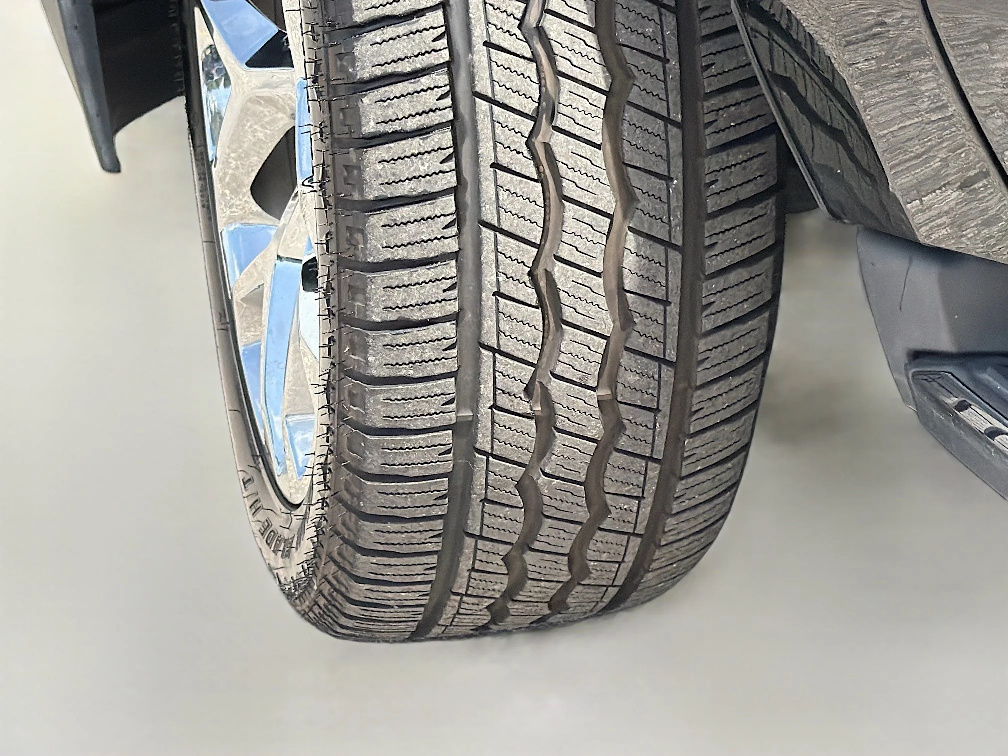 Used 2019 Onyx Black GMC SLT Standard Edition image 43