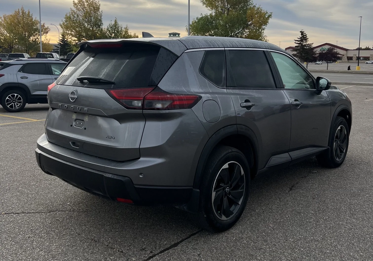 Used 2026 Gray Nissan SV Moonroof AWD image 5