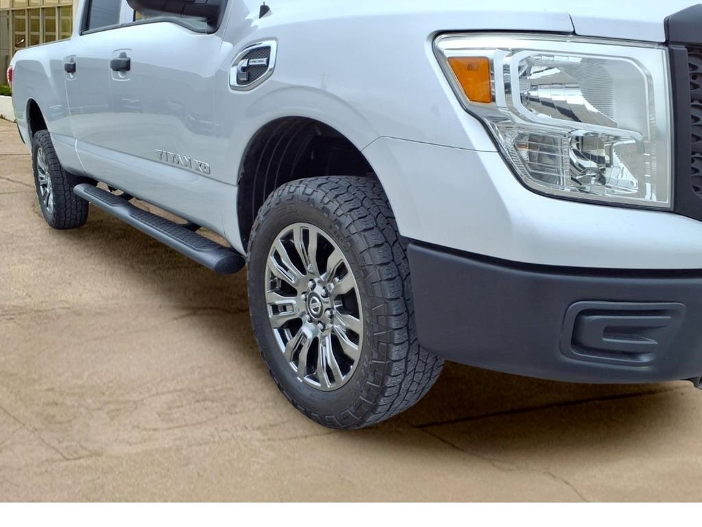 Used 2019 Silver Nissan S Diesel image 23