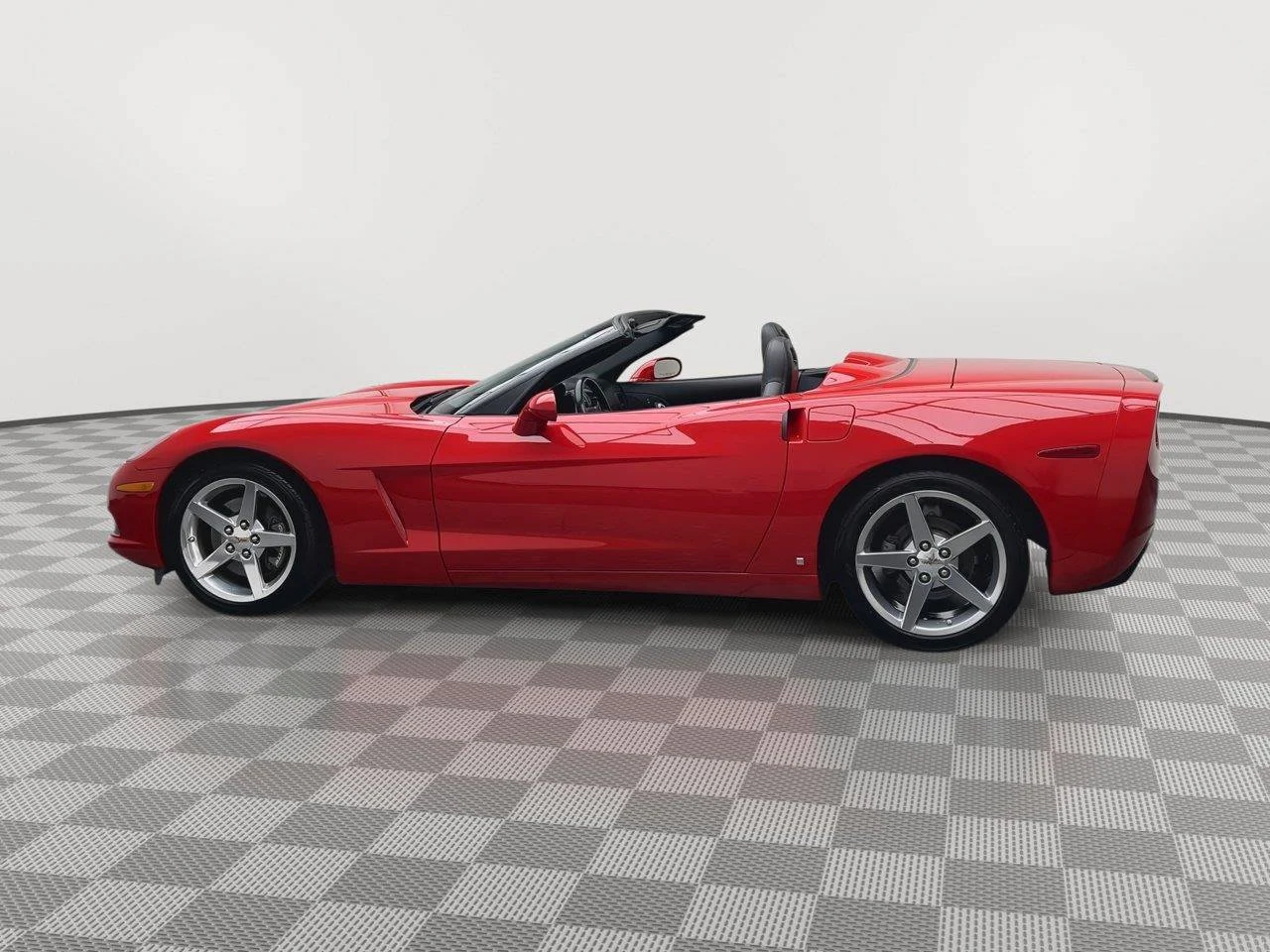 Used 2006 Victory Red Chevrolet  image 31