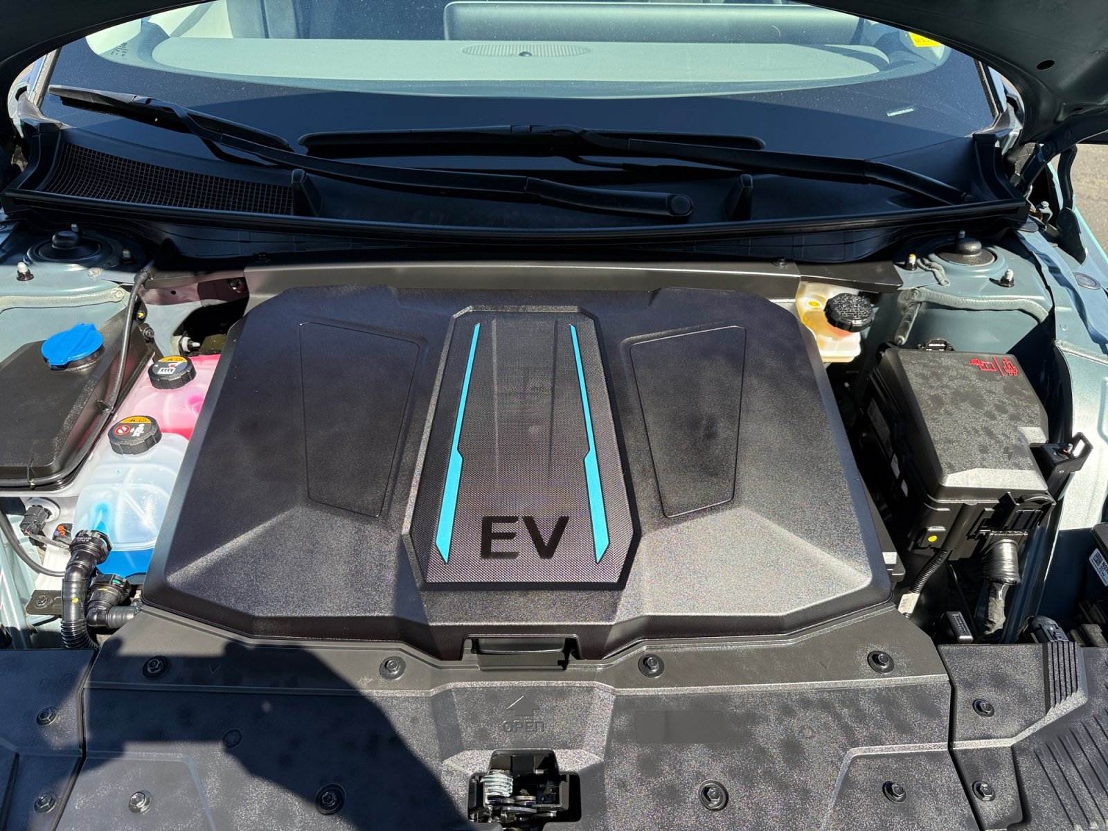 Certified Used 2024 Teal Hyundai SE image 20