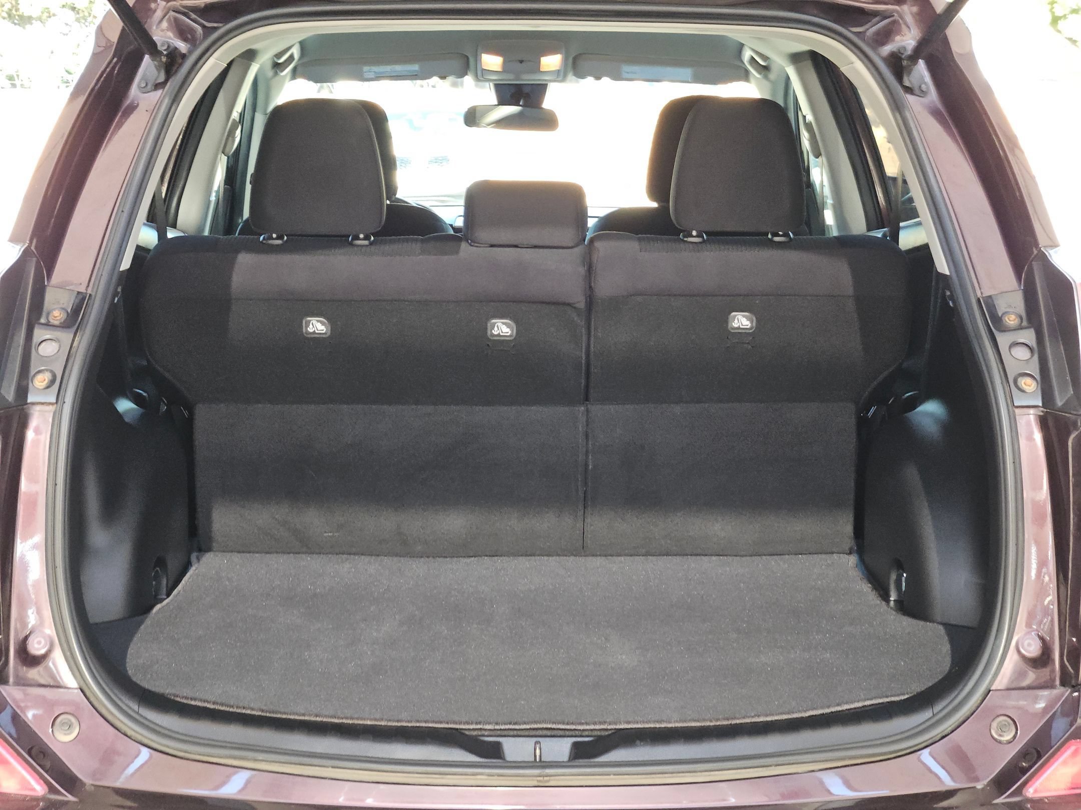Used 2018 Maroon Toyota LE image 24