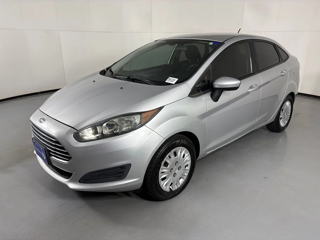 Used 2015 Silver Ford S image 4