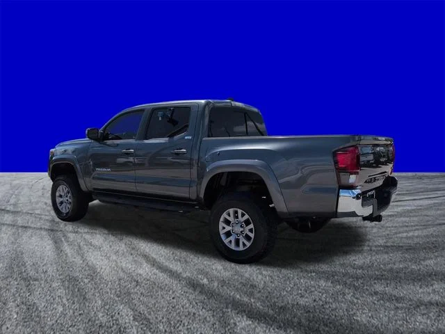 Used 2018 Gray Toyota SR5 image 6