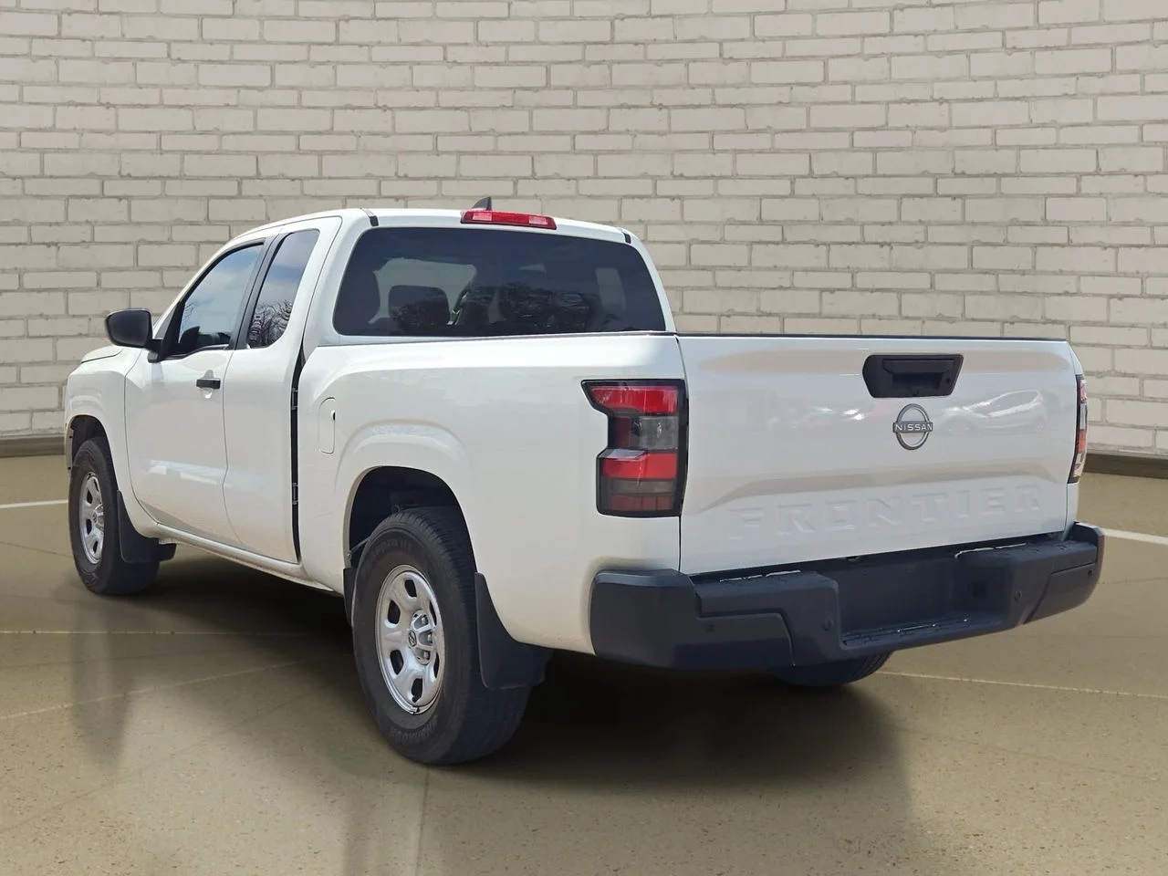 Used 2023 Glacier White Nissan S image 6