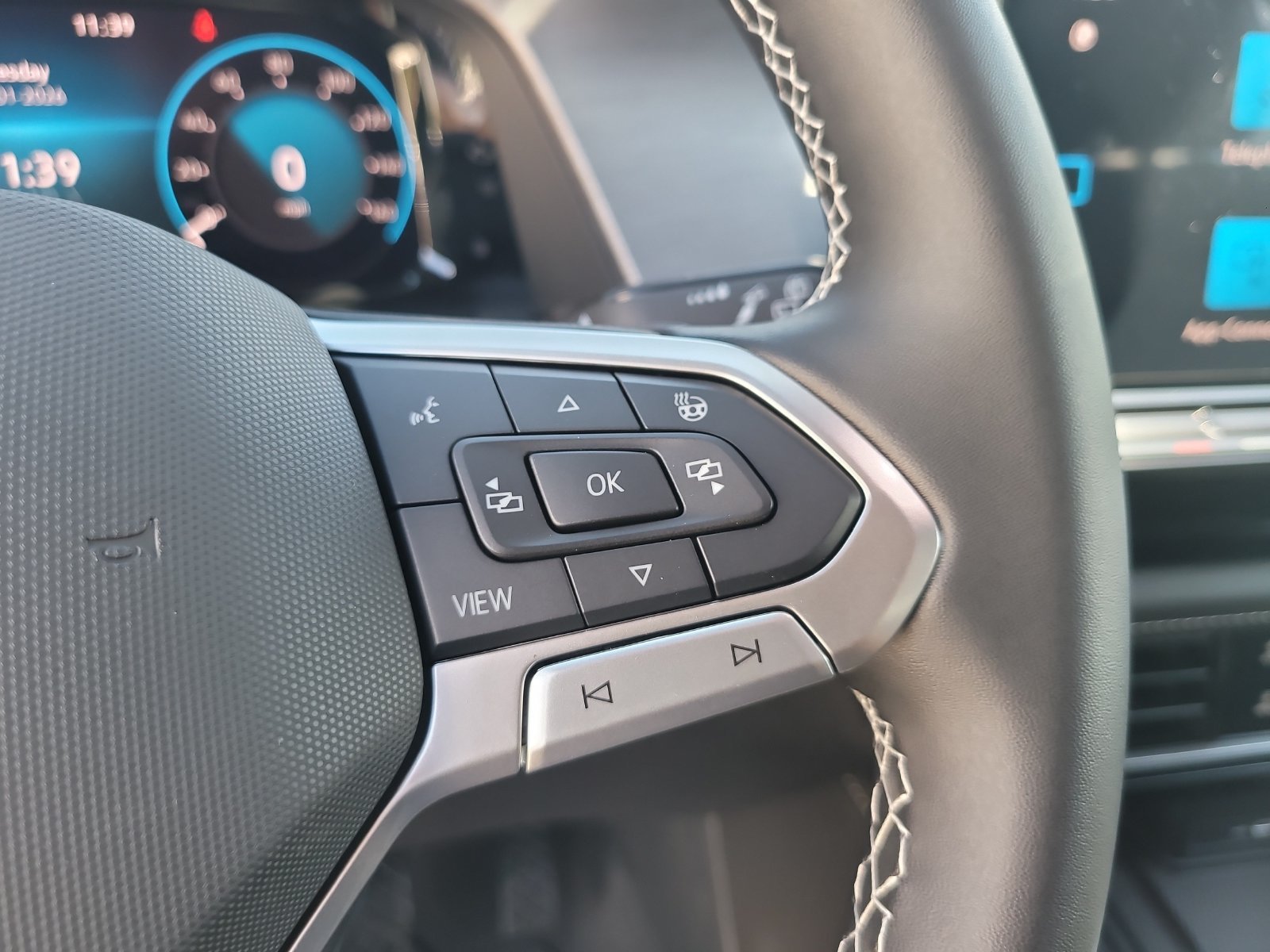New 2026 Pure Gray Volkswagen 2.0T SE W/TECHNOLOGY image 26