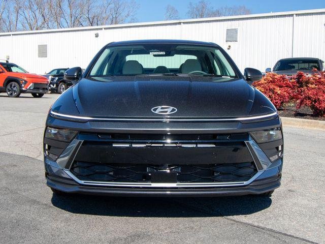 New 2026 Gray Hyundai SE image 3