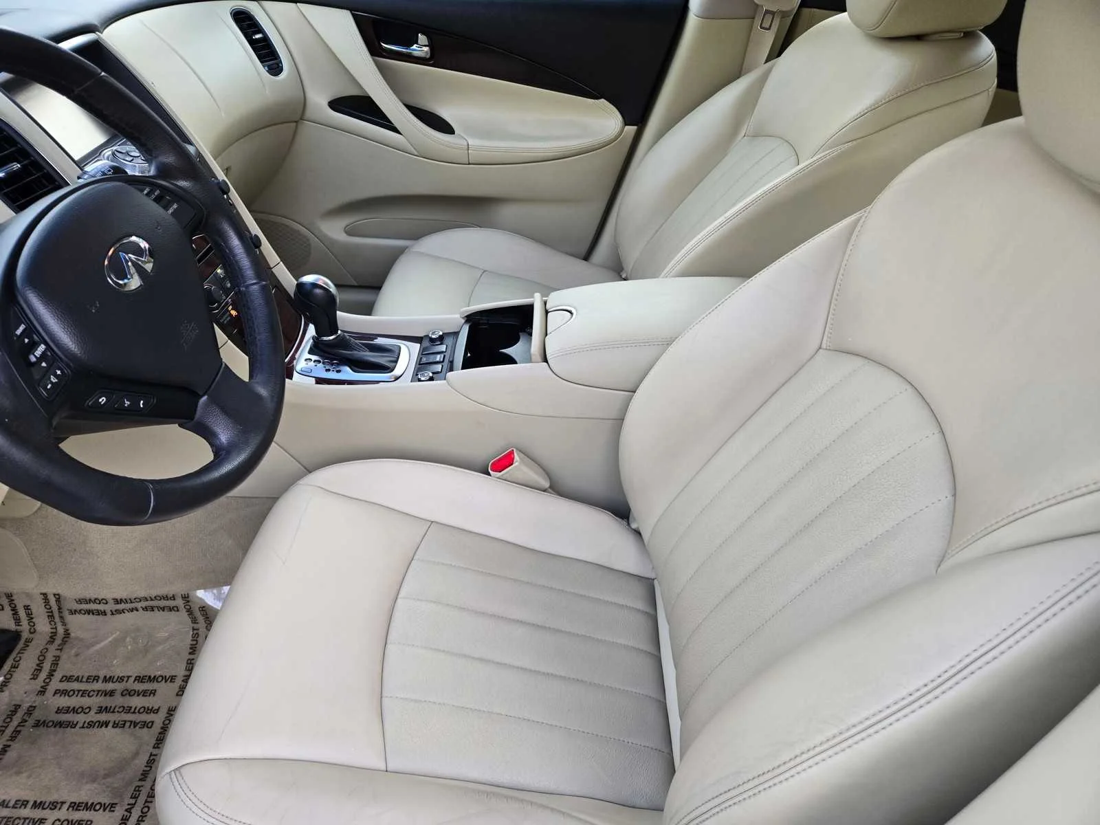 Used 2016  INFINITI  image 22