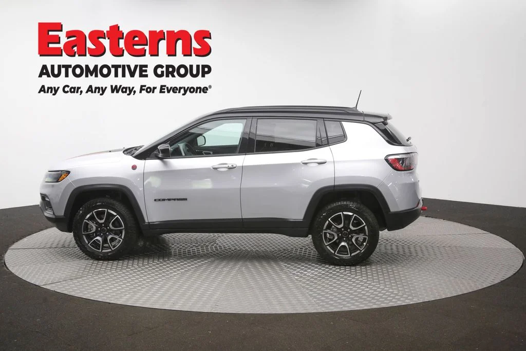 Used 2025 Silver Jeep Trailhawk image 59