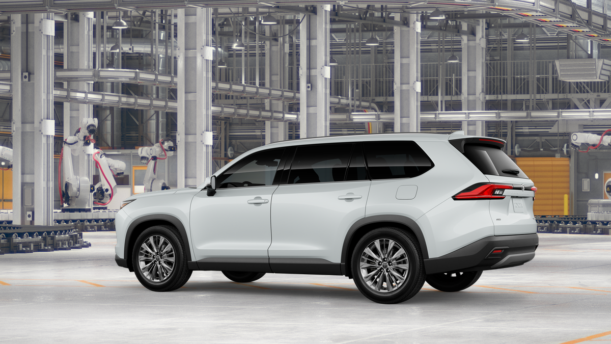 New 2026 Wind Chill Pearl Toyota Platinum image 5
