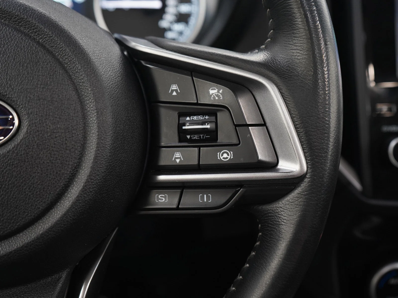 Used 2020 Crystal Black Pearl Subaru Premium image 28