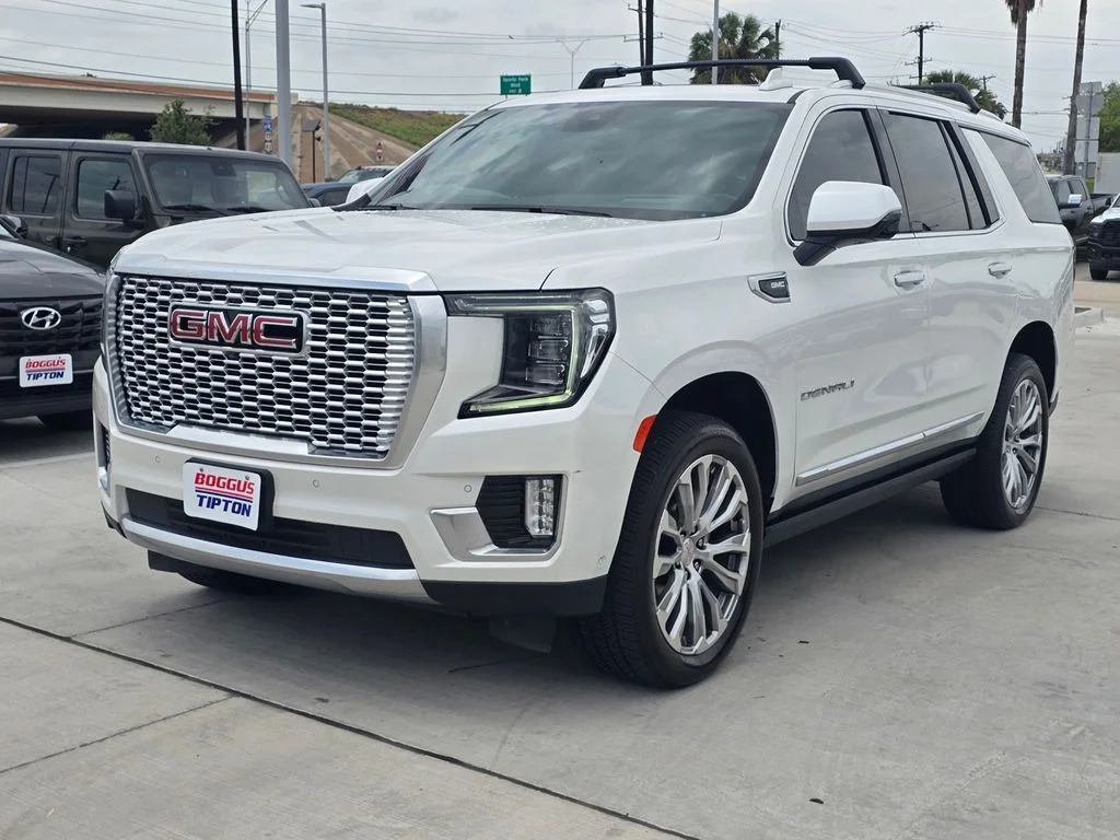 Used 2024 White GMC Denali image 10