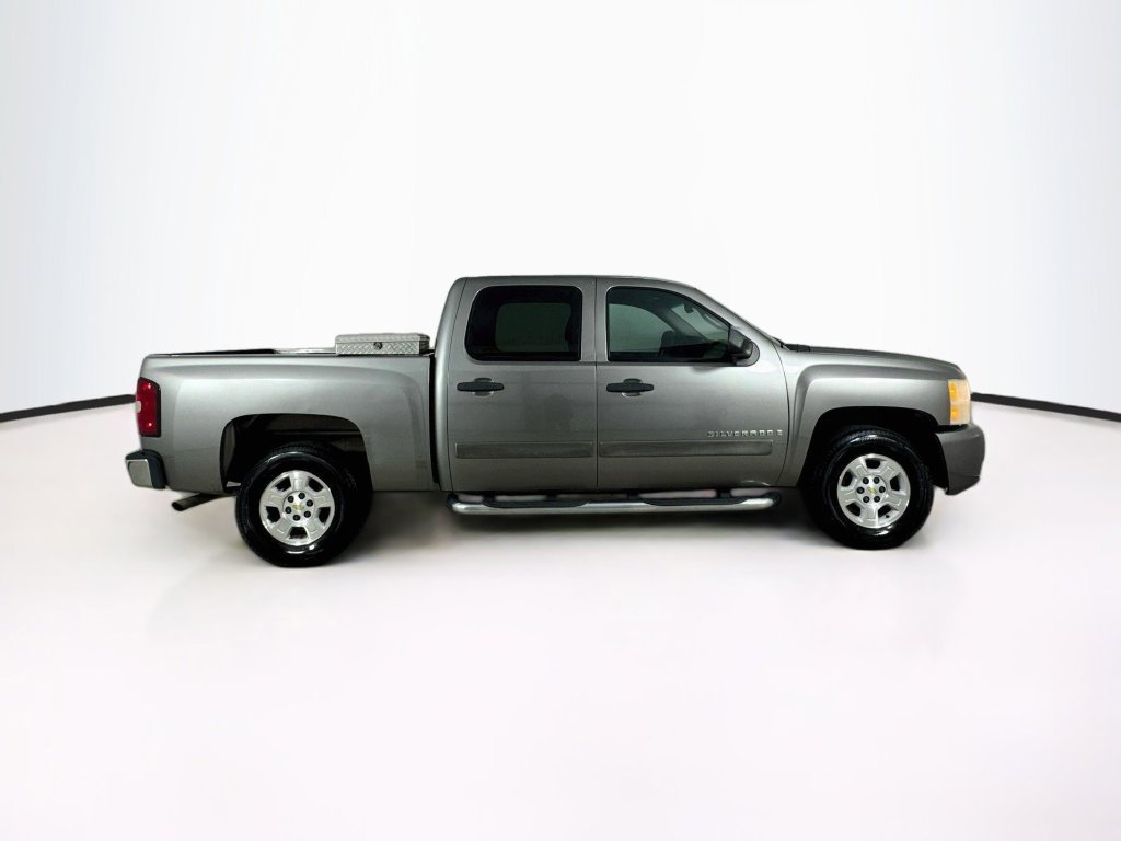 Used 2008 Graystone Metallic Chevrolet LT image 9