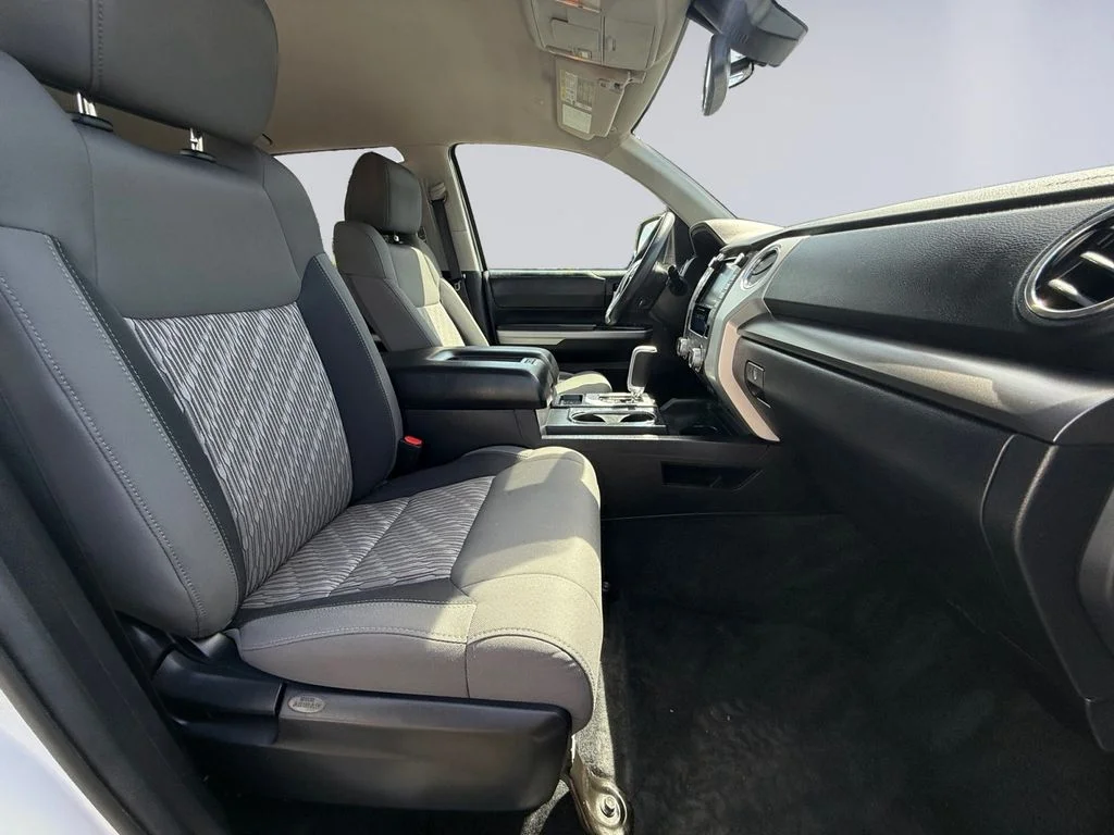 Used 2021 White Toyota SR5 image 18