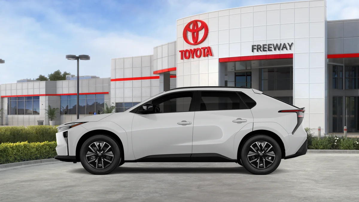 New 2026 Wind Chill Pearl Toyota XLE image 4