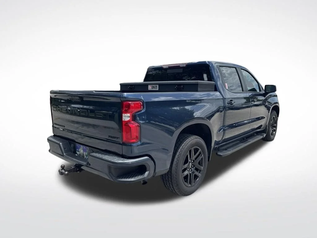 Used 2022 Northsky Blue Metallic Chevrolet RST image 5