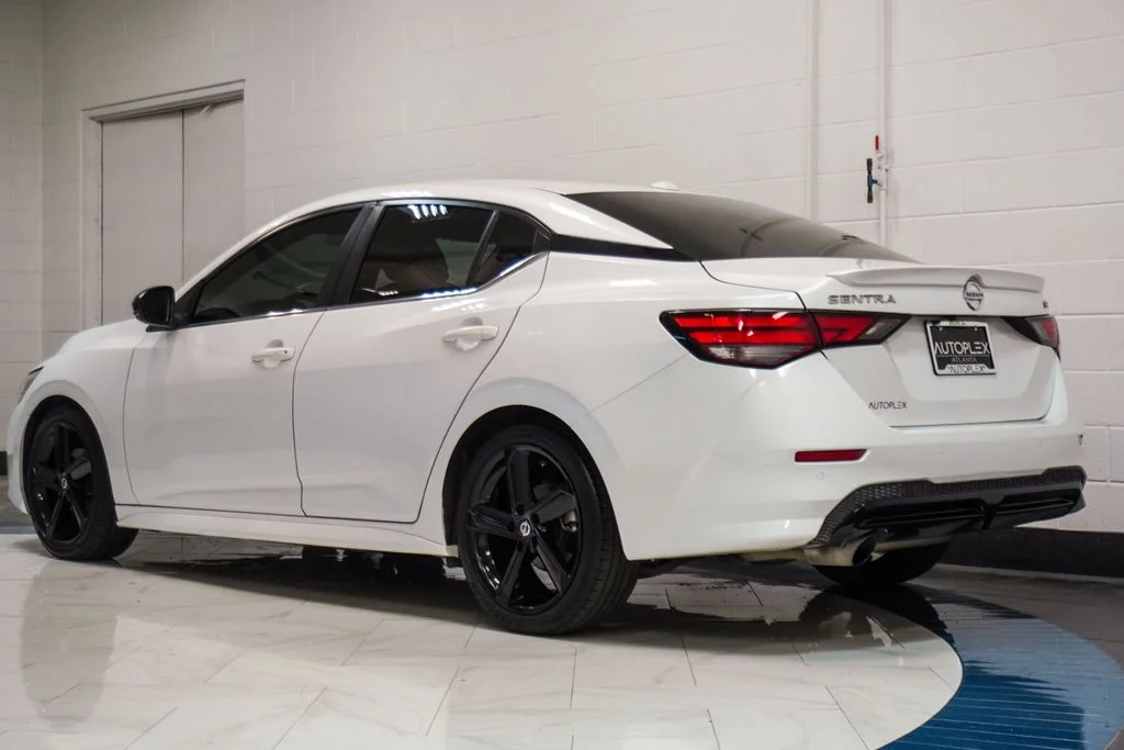 Used 2022 White Nissan SR image 27