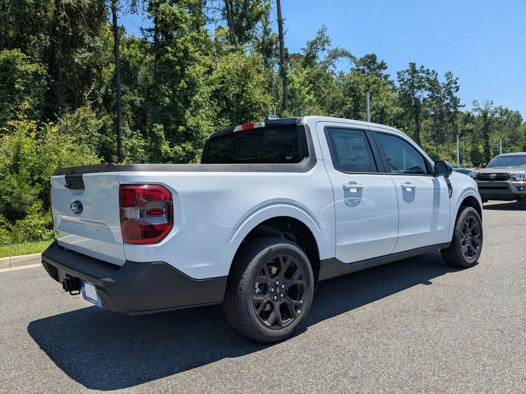 New 2026 Space White Metallic Ford Lariat image 4