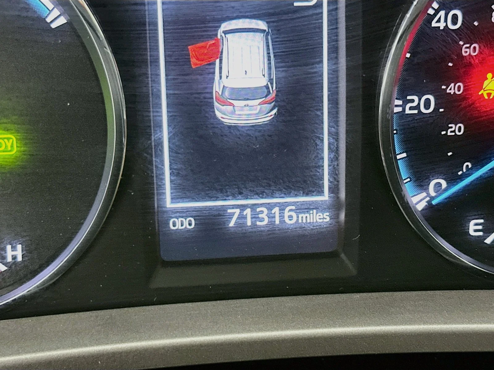 Used 2017 Silver Toyota XLE image 12
