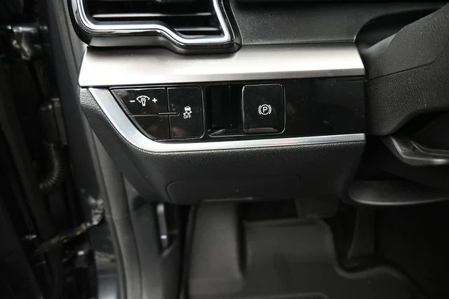 2023 Kia Sportage EX - Photo 22