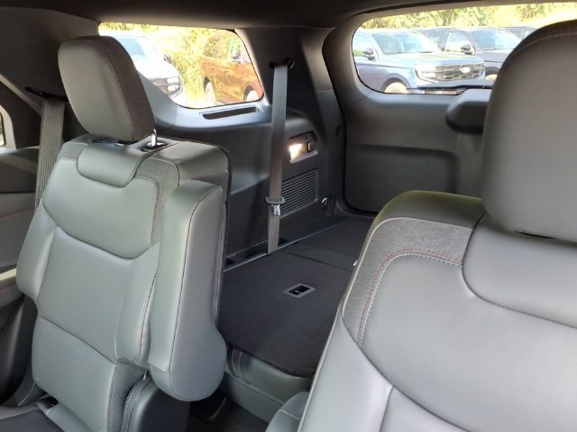 New 2027 Avalanche Gray Ford Active image 21