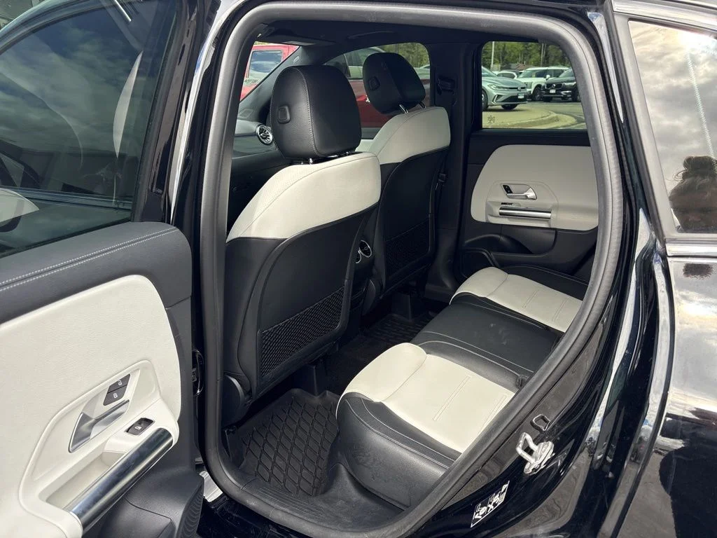 Used 2022 Night Black Mercedes-Benz GLA 35 AMG® image 23