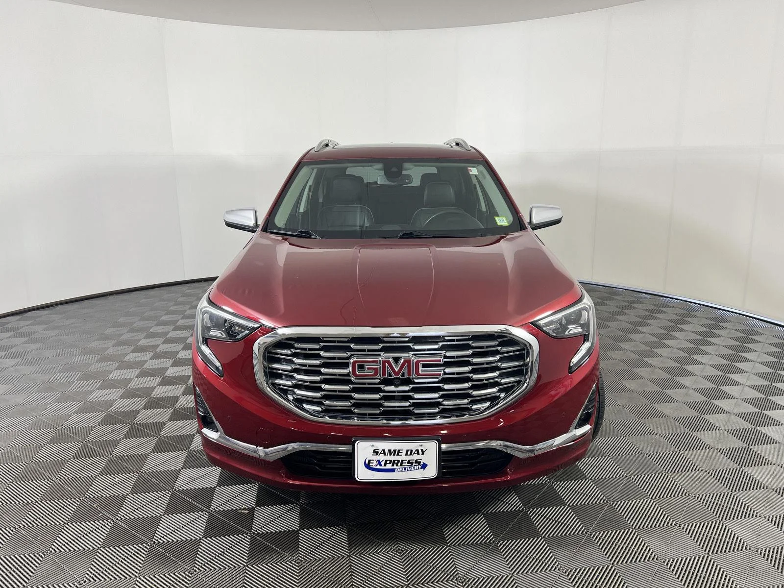 Used 2018 RED QUARTZ TINTCOAT GMC Denali image 26