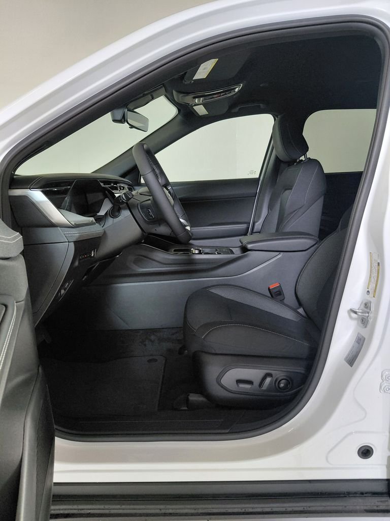 New 2026 Bright White Clear-Coat Exterior Paint Jeep Laredo image 11