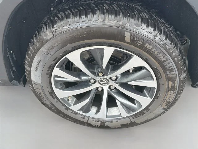 Used 2022 White Lexus 350 image 10