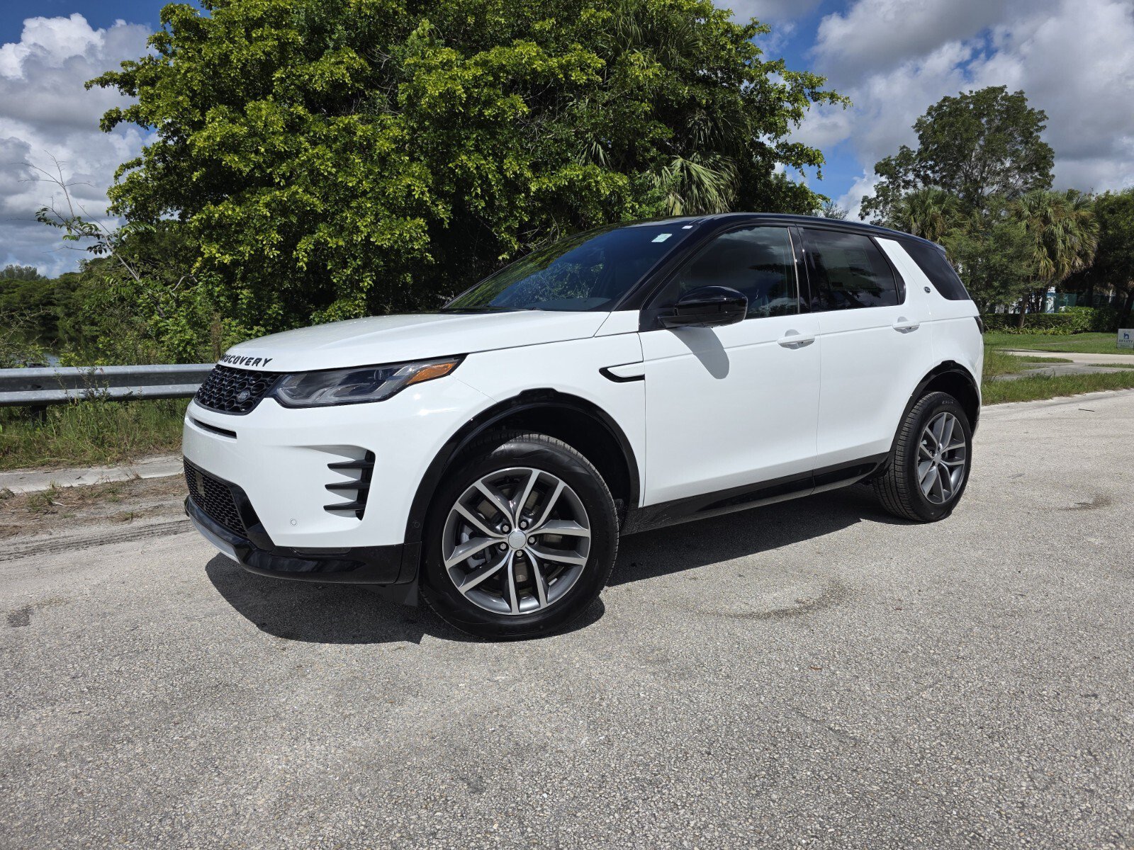 2026 Land Rover Discovery Sport