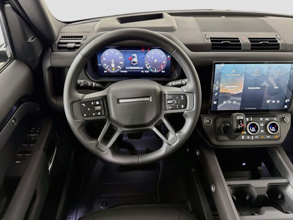New 2026 Santorini Black Land Rover X-Dynamic SE image 24