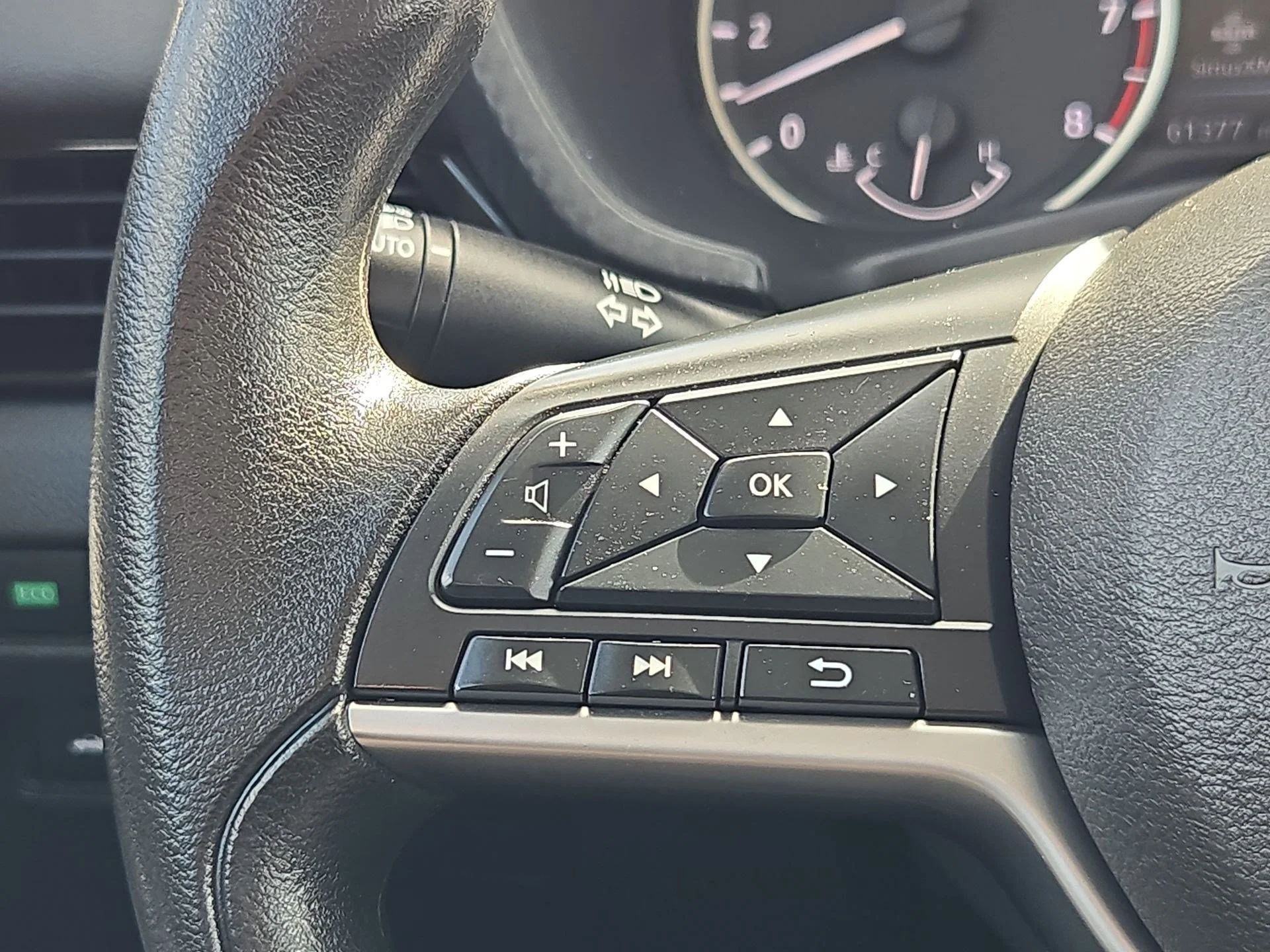 Used 2024 Super Black Nissan SV image 16