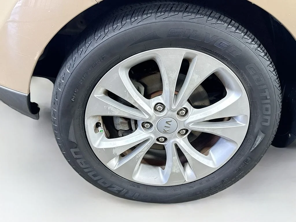 Used 2014 Brown Kia Plus image 36
