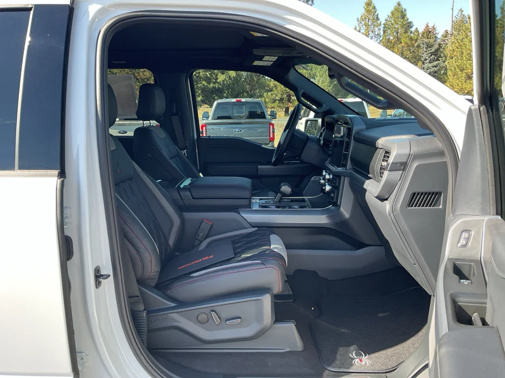 2025 Ford F-150 XLT - Photo 9