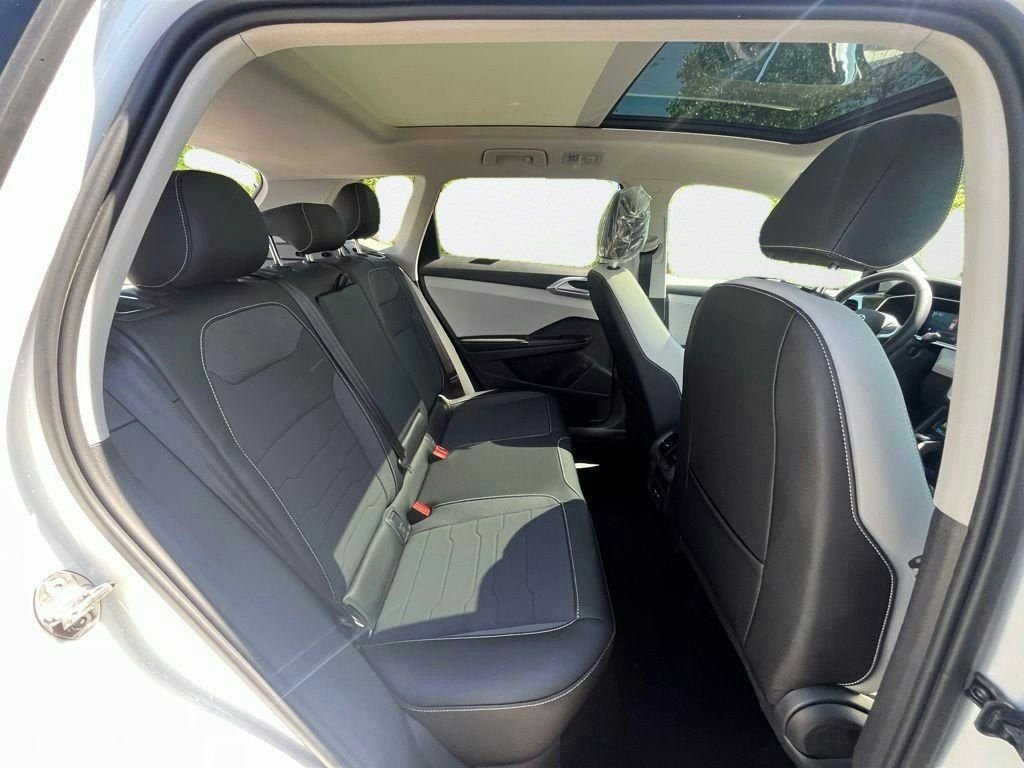 New 2026 White Volkswagen 1.5T SE image 26