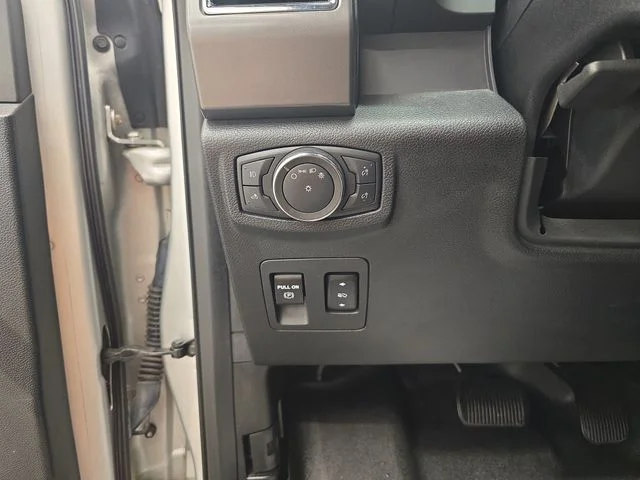 Used 2016 Ingot Silver Metallic Ford XLT image 34