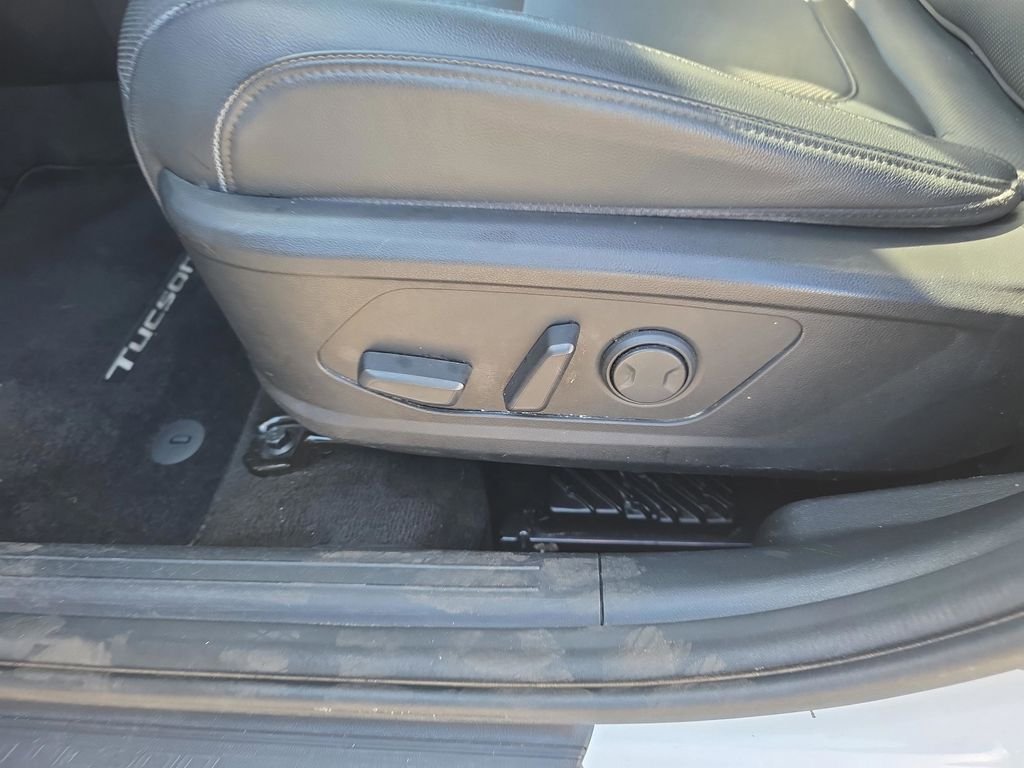 Used 2022 Quartz White Hyundai SEL image 12