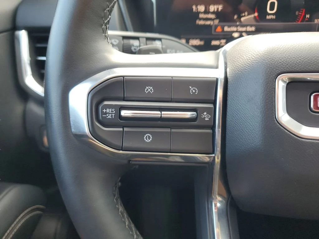 Used 2025 Ebony Twilight Metallic GMC Elevation image 20