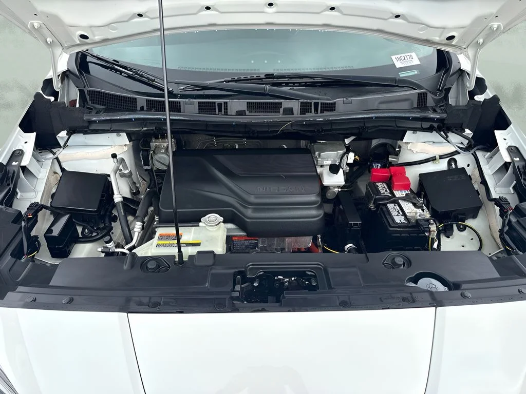 Used 2023 White Nissan S image 19