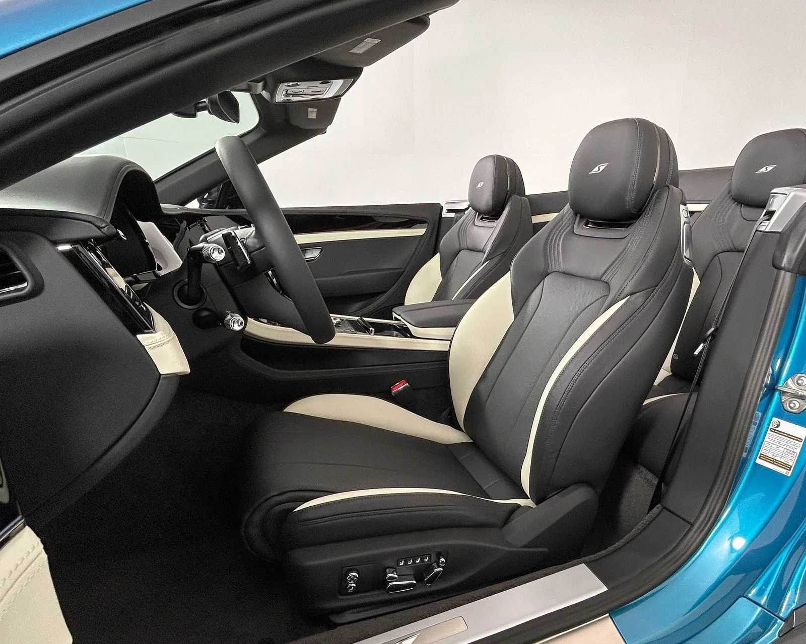 New 2026  Bentley V8 S image 18