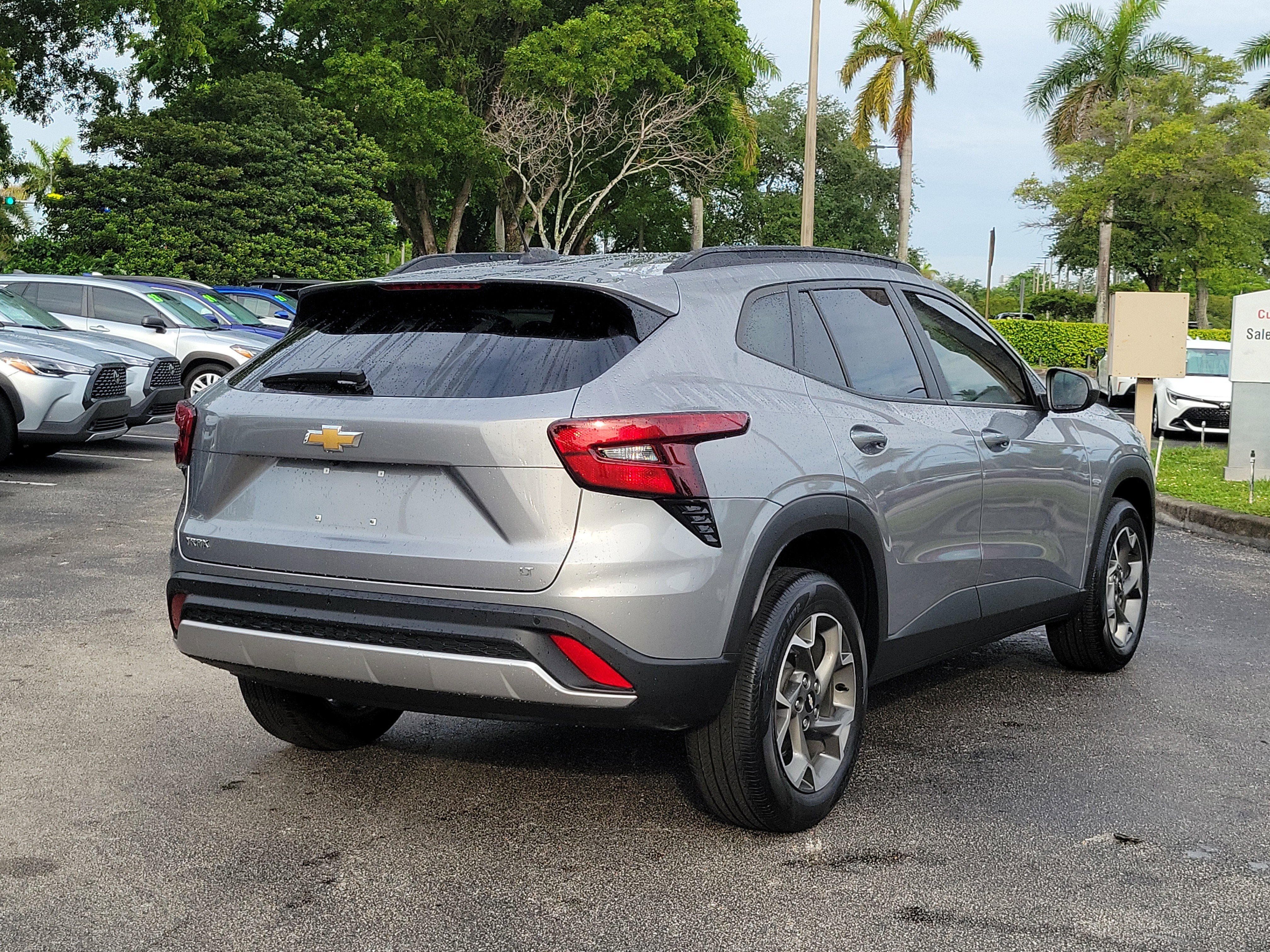 Used 2025 Sterling Gray Metallic Chevrolet LT image 4